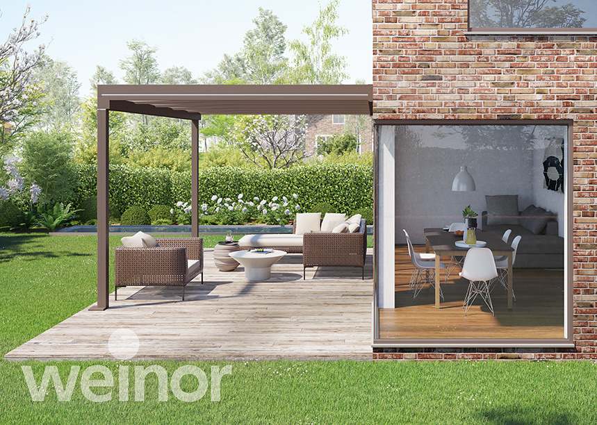 Glasdach im Garten von Seitenperspektive